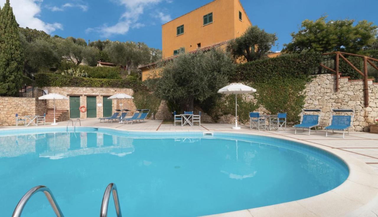 Aparthotel Il Borgo Finale Ligure Exterior foto